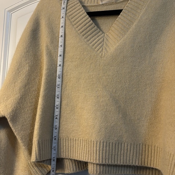 Camel Crop Sweater - Picture 3 of 4